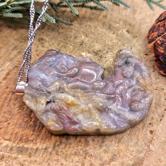 Nature Labradorite Carved Flashy Medusa Big Pendant Necklace - Picture 8 of 10